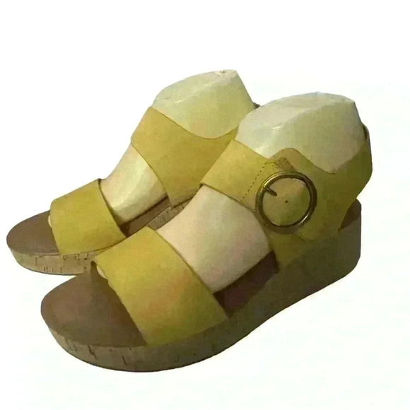 EuroSoft Finnly Womens Yellow Leather Wedge Sandal Size 9M - Picture 4 of 10